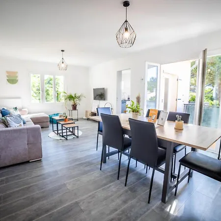 Cosyfamily 1er Etage Piscine -wifi- Neuf-famille -15min - Pros Servicesconciergerie Apartament