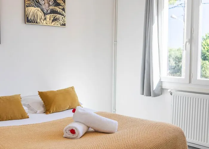 Апартаменты Cosyfamily 1er Etage Piscine -wifi- Neuf-famille -15min - Pros Servicesconciergerie