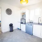 Cosyfamily 1er étage Piscine -wifi- Neuf-famille -15min - Pros Servicesconciergerie