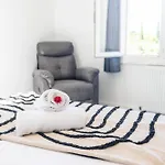 Apartamento Cosyfamily 1er étage Piscine -wifi- Neuf-famille -15min - Pros Servicesconciergerie