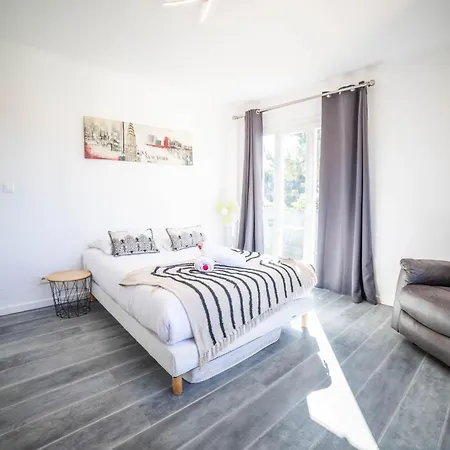 Apartment Cosyfamily 1er Etage Piscine -wifi- Neuf-famille -15min - Pros Servicesconciergerie